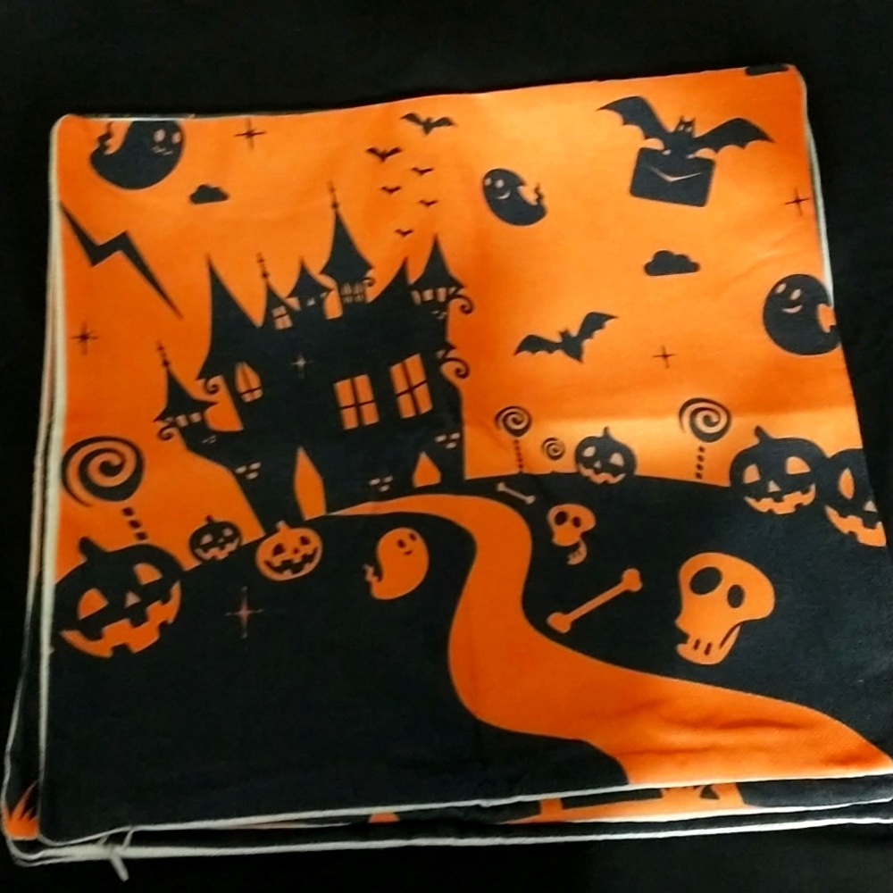 Halloween pillow case set